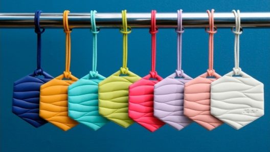 Підготування до подорожі - бірка на валізу