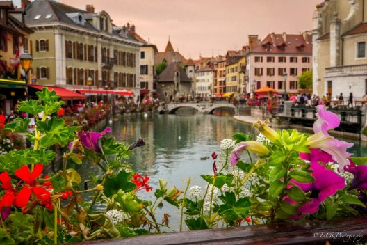 Annecy Ансі місто на озері