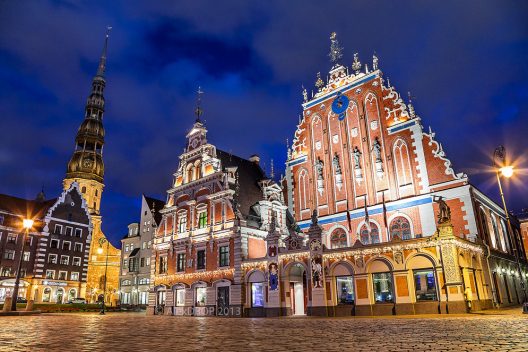 Riga Рига - Ратушна площа і Дім Червоноголових