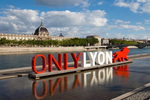 OnlyLyon Ліон пересувна платформа для фото