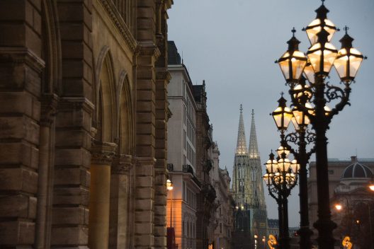 Vienna Votivkirche Відень вид на Вотівкірхе